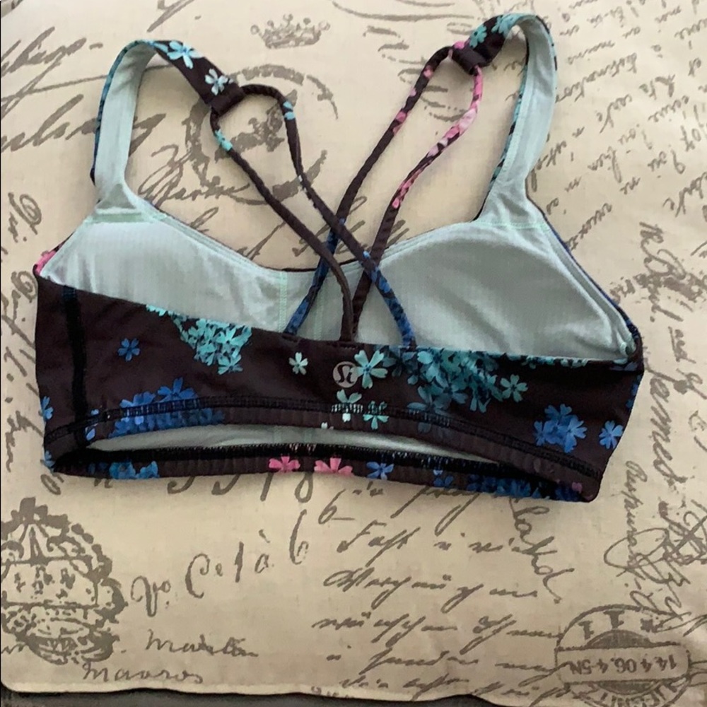 Lululemon Free to be Bra, size 4